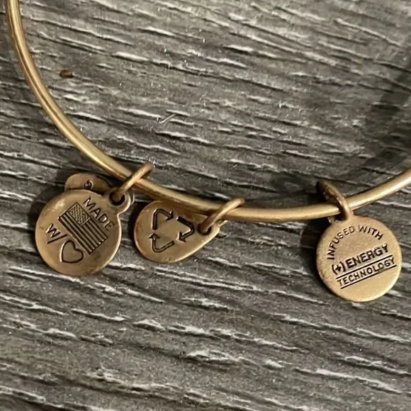 Alex and Ani ‘14 Graduation Cap - Picture 4 of 7